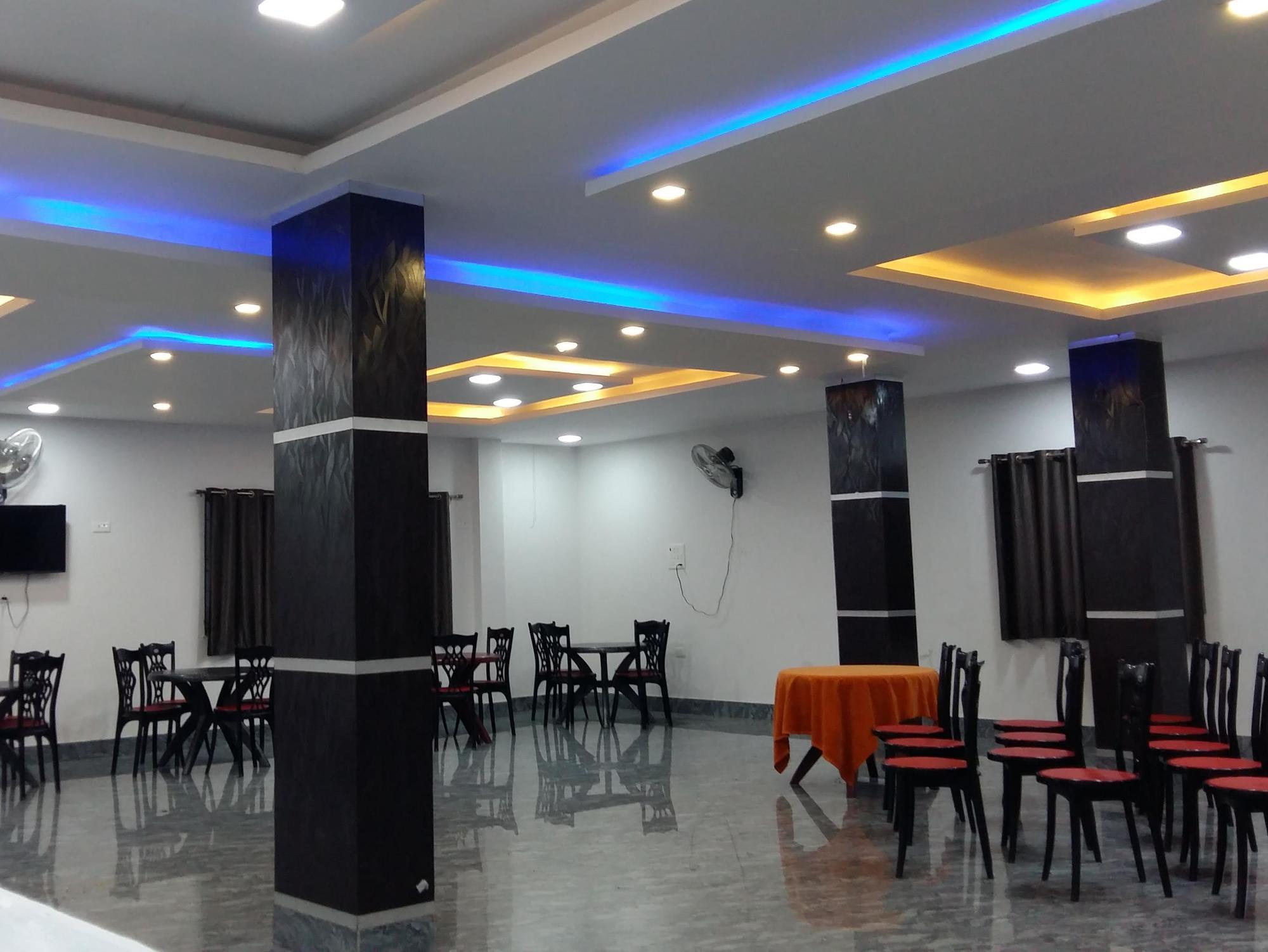 Hotel Rajkamal Диогар Екстериор снимка