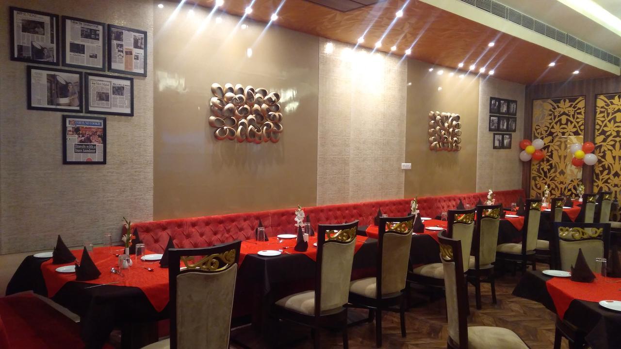 Hotel Rajkamal Диогар Екстериор снимка