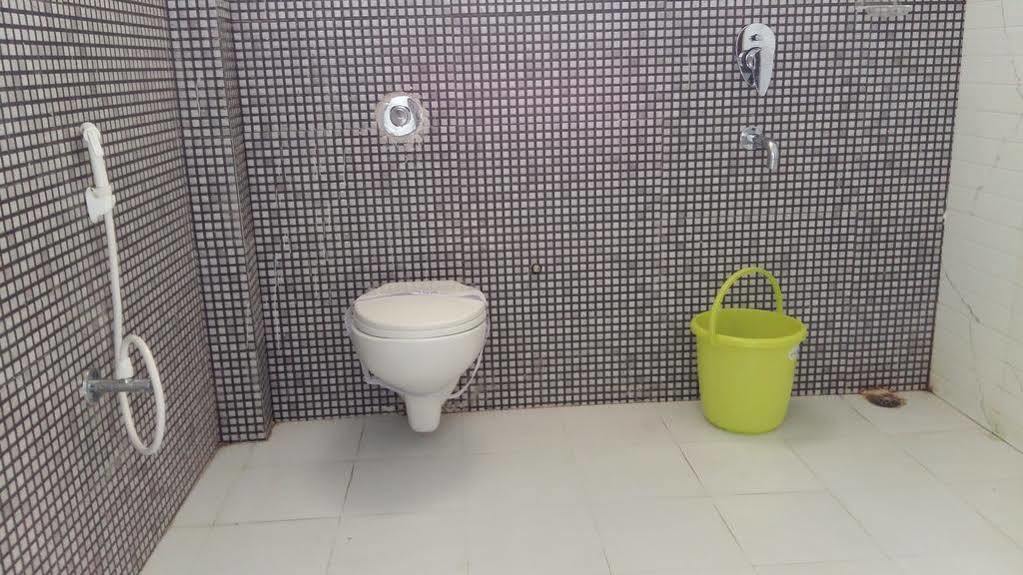 Hotel Rajkamal Диогар Екстериор снимка