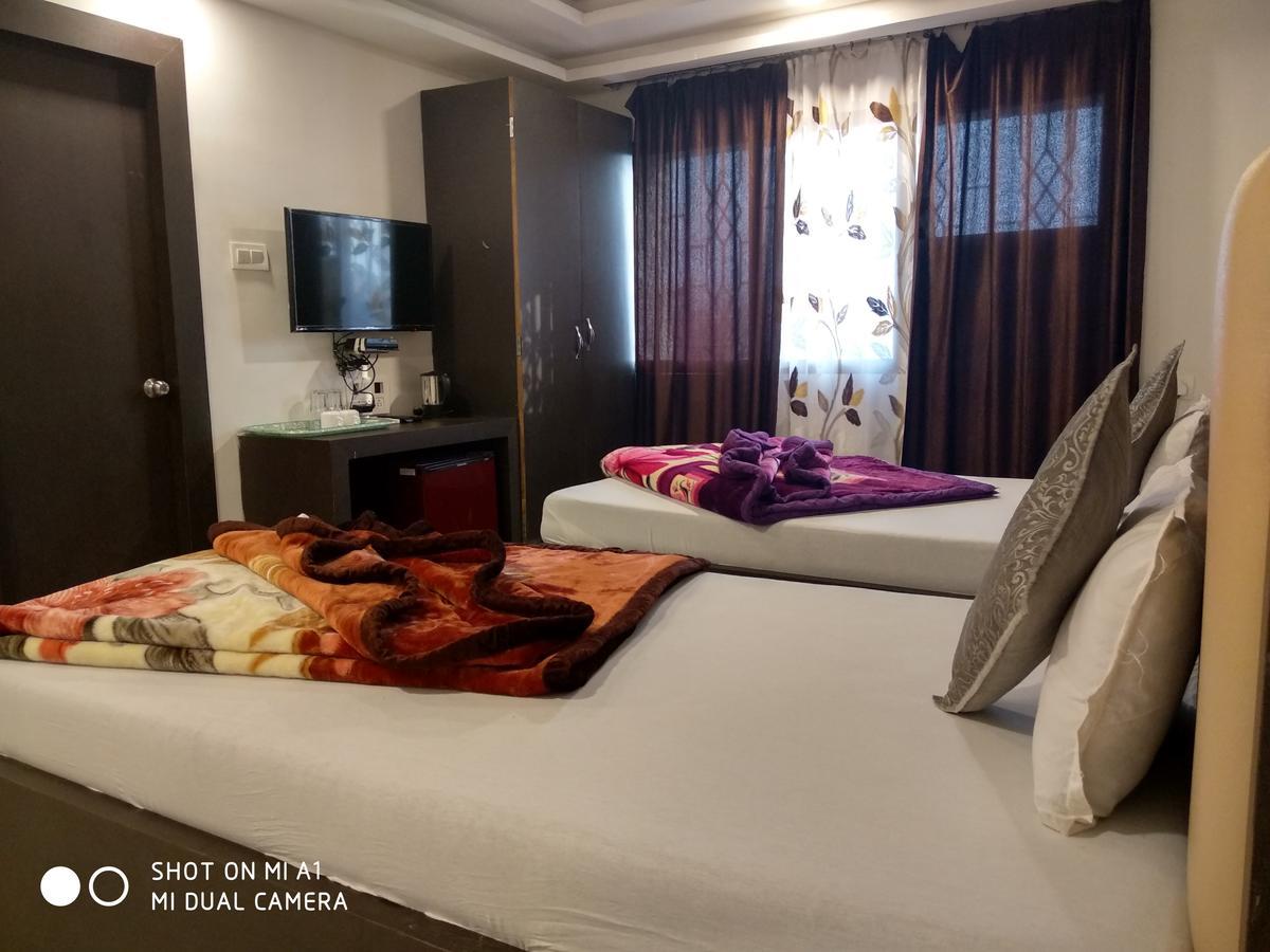 Hotel Rajkamal Диогар Екстериор снимка